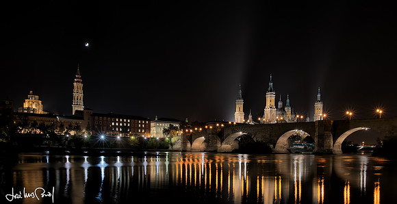Zaragoza nocturna