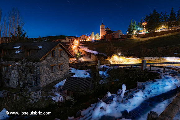 Aisa (Huesca), full moon
